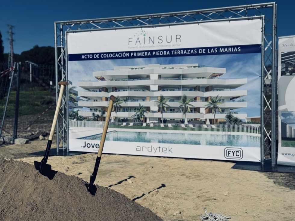 Colocaci&oacute;n de la primera piedra en Las Terrazas de Las Mar&iacute;as