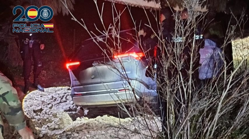 Rescatan a una mujer y a sus dos hijas menores atrapadas en una zona pantanosa entre El Puerto y Jerez
