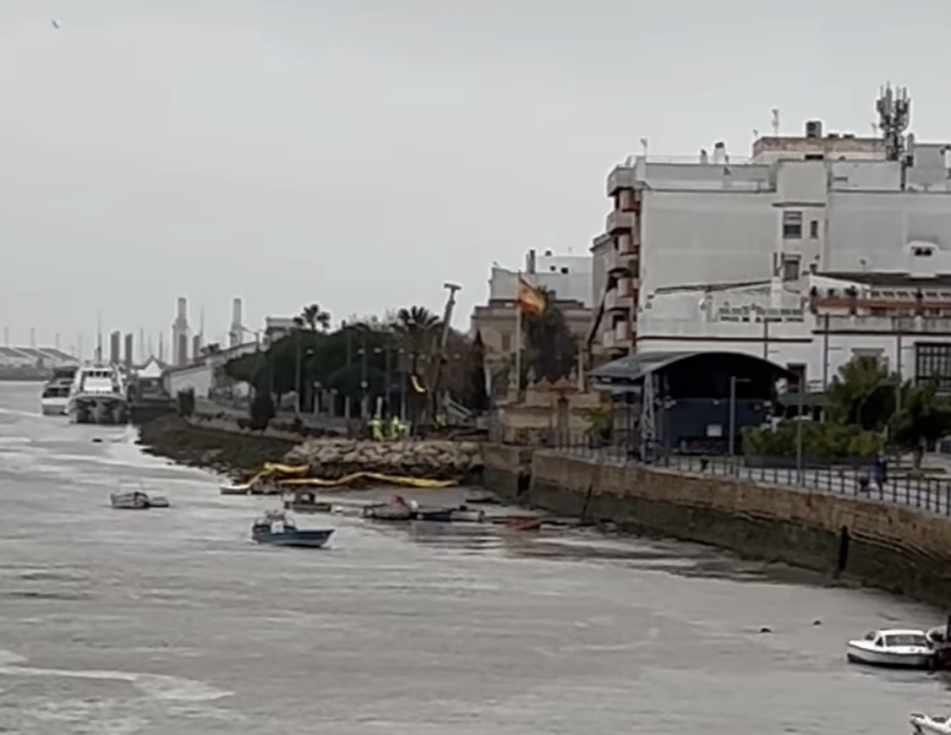 El Guadalete pasa con caudal elevado pero sin incidencias por El Puerto
