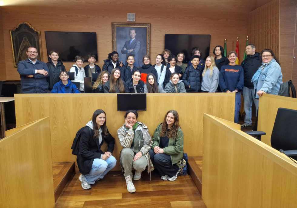 Erasmus franceses visitan el Ayuntamiento