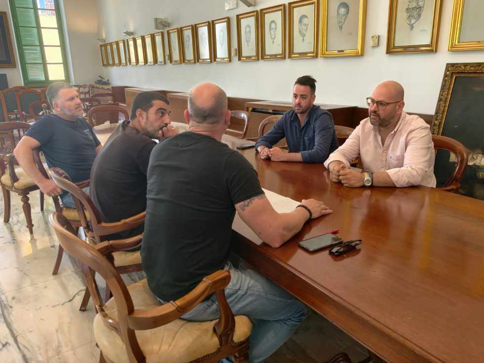 El Gobierno Municipal y UGT avanzan en mejoras para la plantilla municipal y el servicio de Policía Local de El Puerto