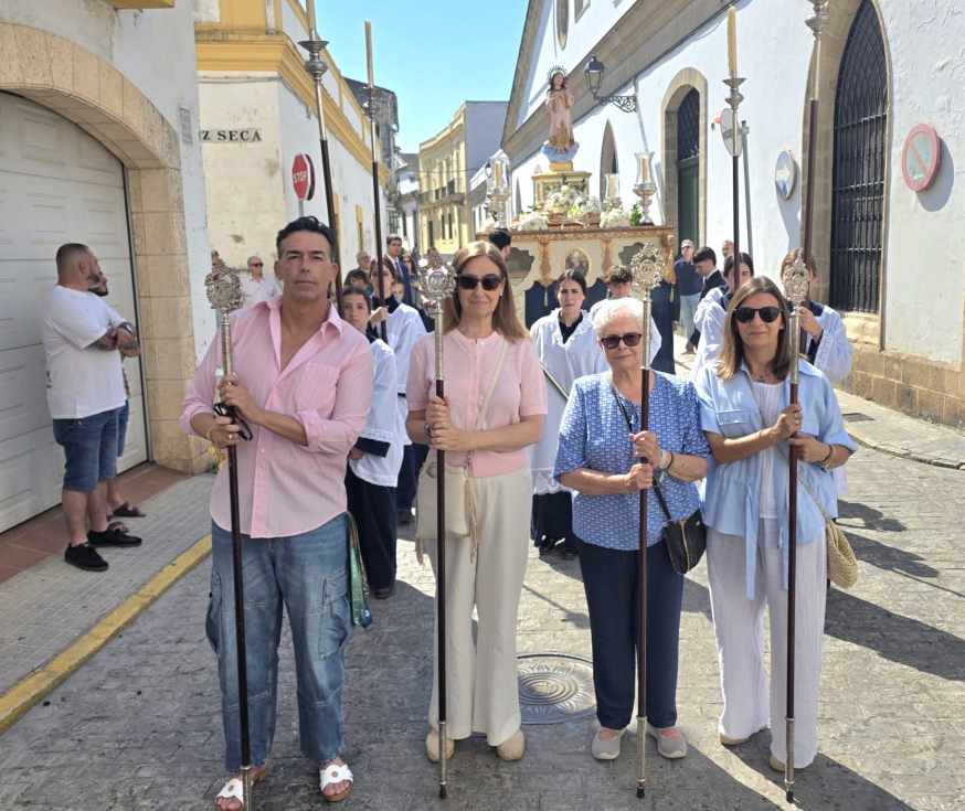 La procesión de la Niña María recorre diversas calles del centro de El Puerto