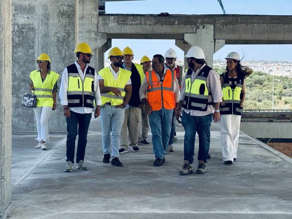 El alcalde de El Puerto comprueba los avances de la obra del nuevo Estadio Municipal de Rugby