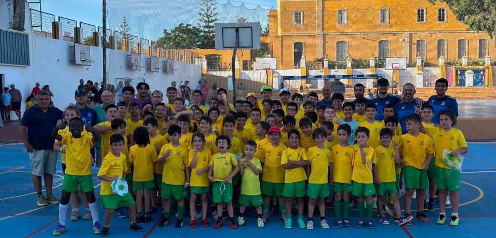 La Academia Wallace de Fútbol Sala celebra su fiesta de fin de temporada en el Safa San Luis