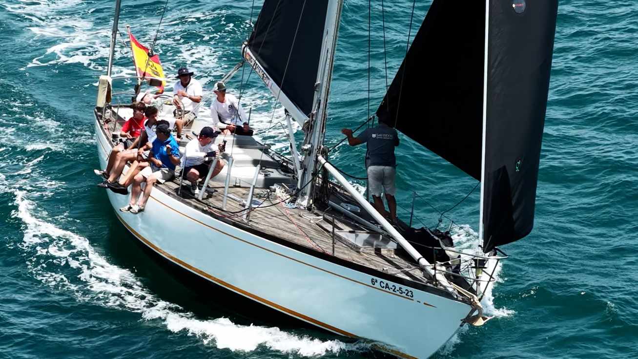 El ‘Jaque Mate’ asalta el liderato de la Semana Clásica de Puerto Sherry