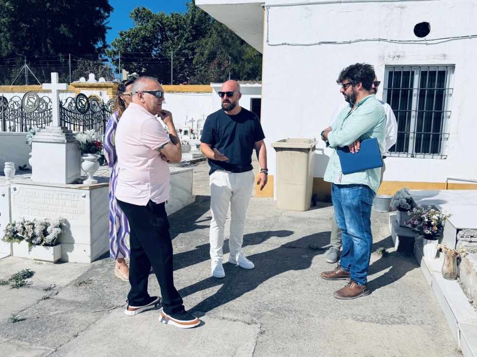El Ayuntamiento refuerza el servicio de mantenimiento del cementerio municipal con un nuevo contrato