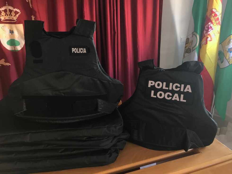Uno de los policias locales result&oacute; herido leve por impacto en chaleco antibalas.