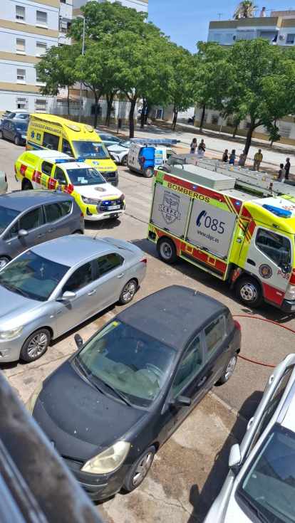 Incendio en una vivienda de la calle Buganvilla de El Puerto