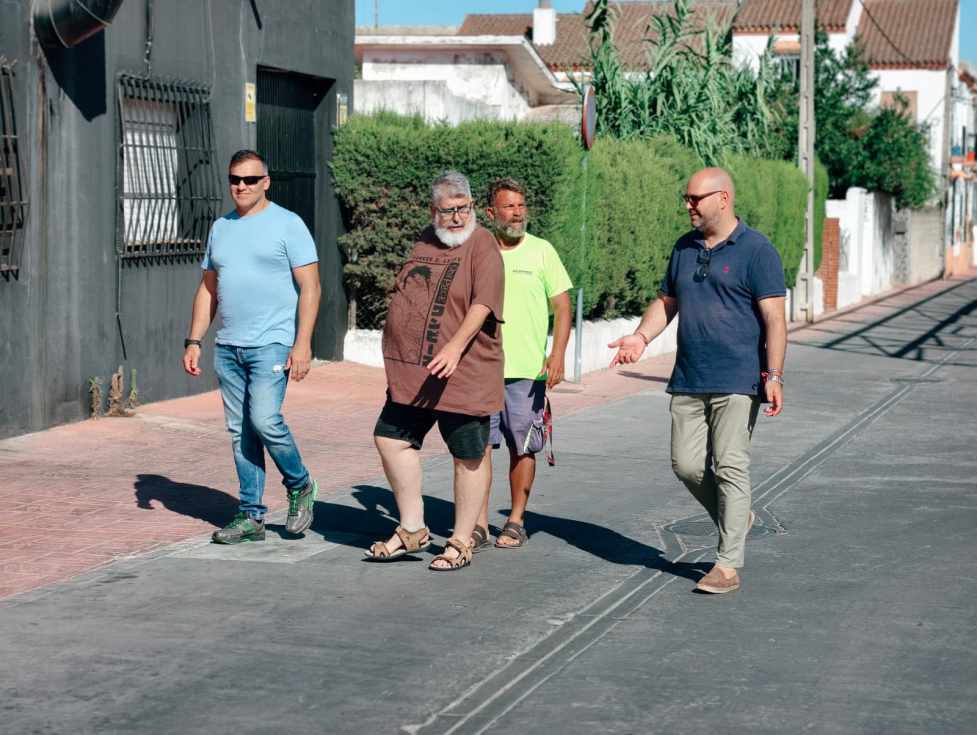 Impulso a nuevas actuaciones para seguir mejorando la barriada de Los Madrileños