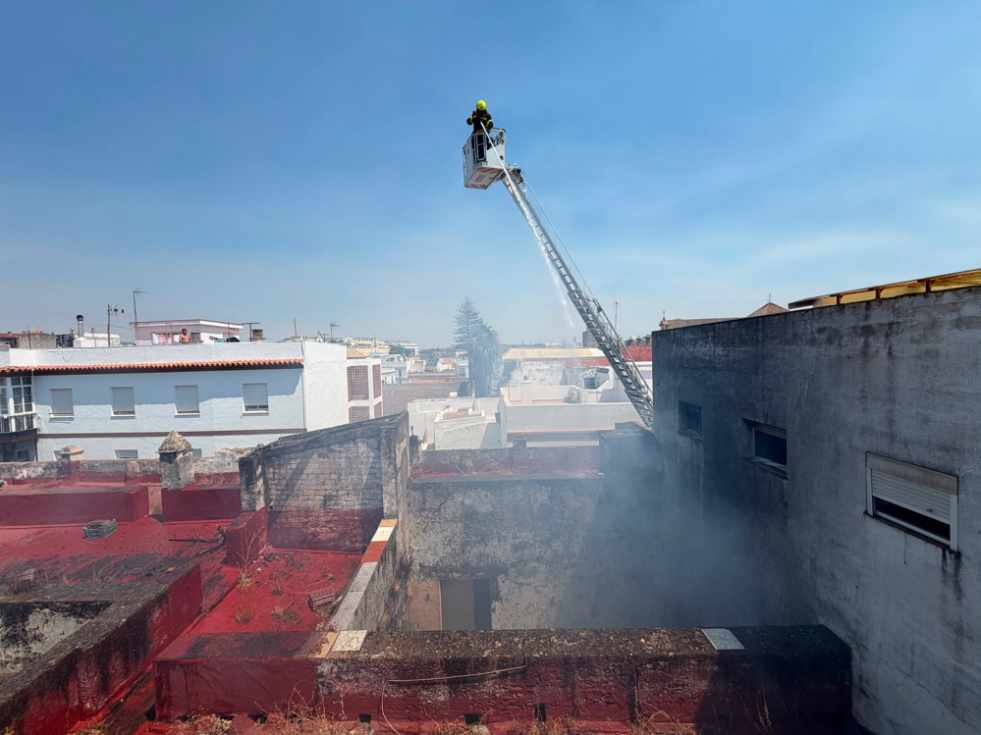 Bajo el incendio registrado en un edificio de la calle Chanca