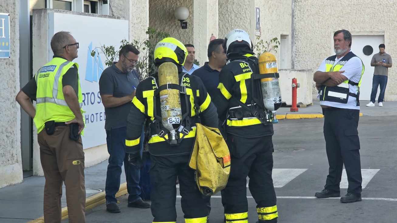 Puerto Sherry vive dos simulacros de actuación ante emergencias en el Hotel y la Marina
