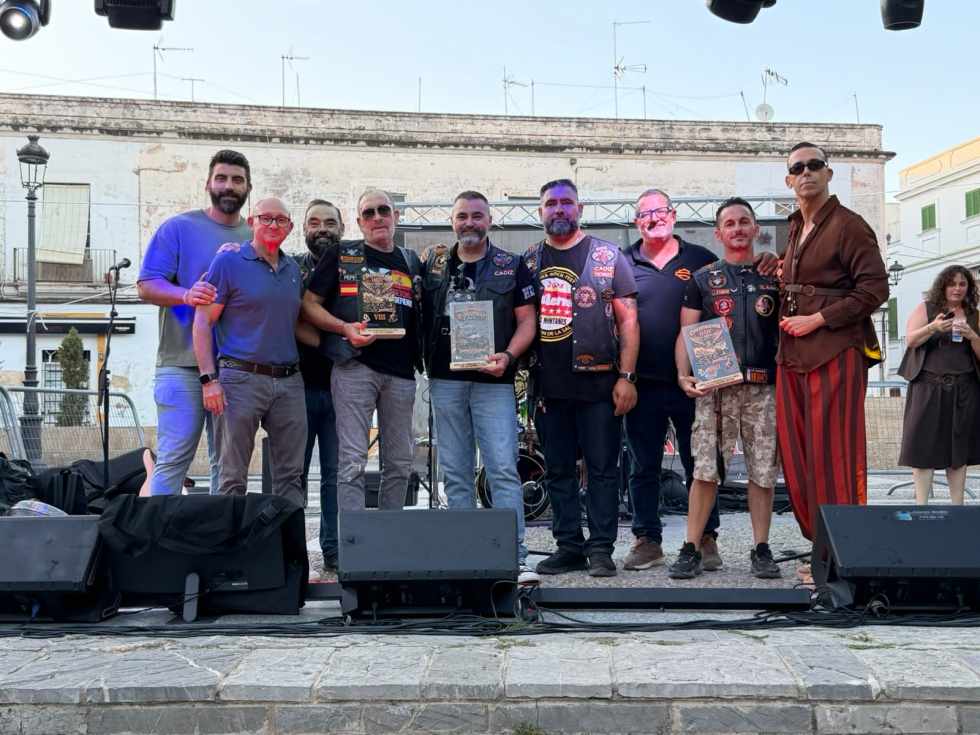 La VIII Concentraci&oacute;n de Harley Davidson Club arranca en la Plaza del Castillo