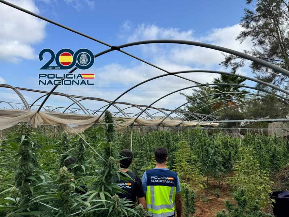 Dos detenidos y 1.300 kilos de marihuana intervenidos en Sanlúcar y Chipiona