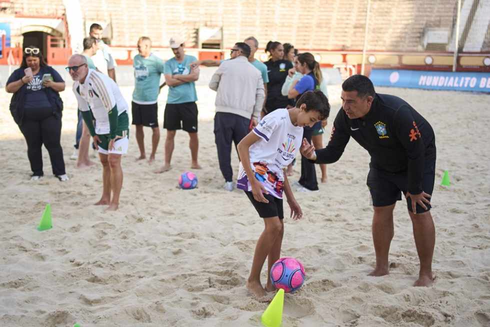 El Mundialito de Fútbol Playa supuso solidaridad, inclusión y deporte entre la élite mundial y los niños y jóvenes portuenses
