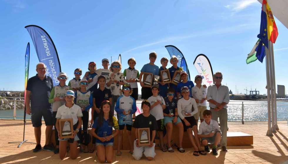 El onubense Jacobo Soler se proclama campeón absoluto del XI Trofeo de la Hispanidad de Optimist en la bahía de Cádiz