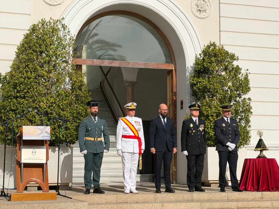 El Puerto conmemora la fiesta nacional con Ceuta en el coraz&oacute;n