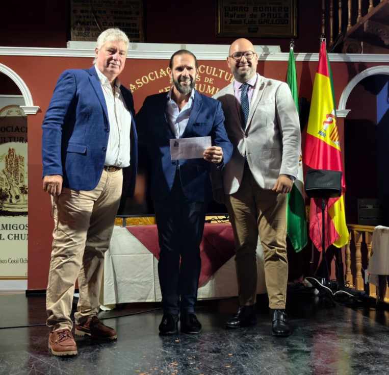 Amigos del Chumi entrega a ocho entidades sociales los donativos obtenidos en el 'II Ciclo Flamenco Bajo la luz de la luna'